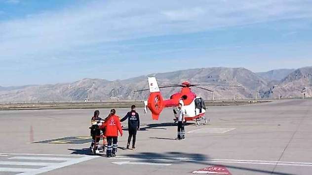 Cizre'de 3 yaşındaki çocuğun imdadına ambulans helikopter yetişti