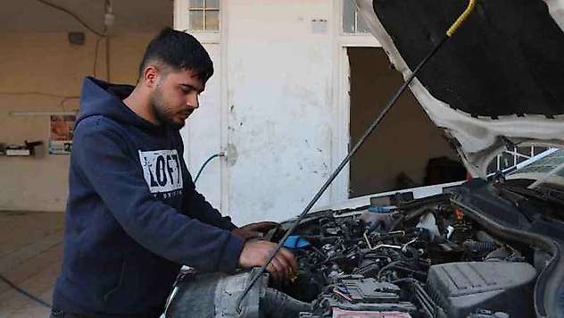 19 yaşında motor ustası oldu