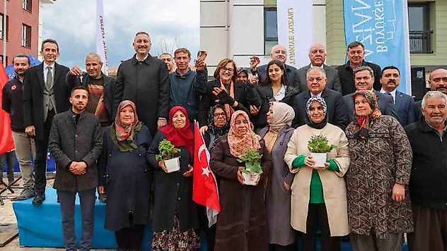 Nurdağı'nda tamamlanan konutlar sahiplerine teslim ediliyor