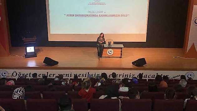'Asrın dayanışmasında kadınlarımızın rolü' konulu konferans