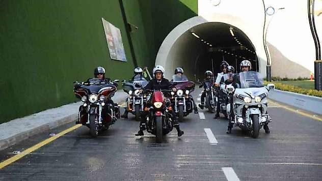 Tahmazoğlu 100. Yıl Tünelleri'nde motosiklet turu attı