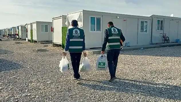 Adıyaman'da depremzedelere 2 bin 200 gıda paketi dağıtıldı