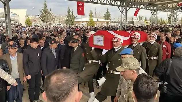 Şehit Abdulkadir Akıncı, Dualarla son yolculuğuna uğurlandı 
