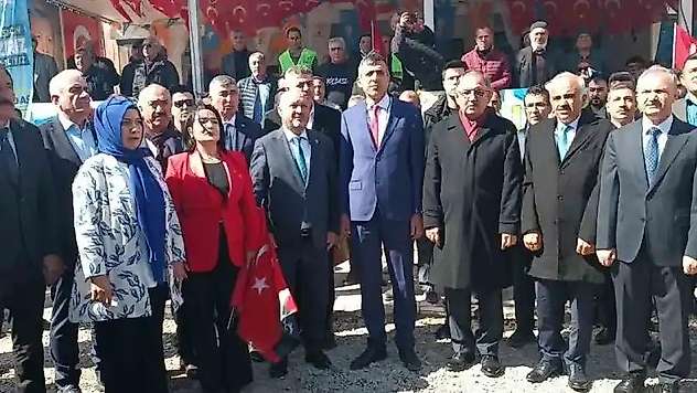 Bakan Özhaseki: 'Depremzedelerin hiç endişesi olmasın'
