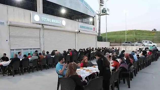 Haliliye'de vatandaşlar iftar sofrasında buluşuyor