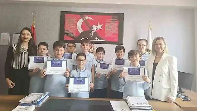 GKV Ortaokulu Zeka Oyunları Şampiyonasında Türkiye finallerinde