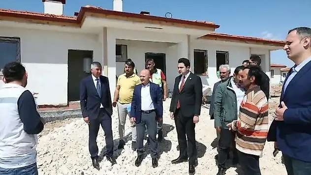 Vali Varol Belören Beldesinde Kalıcı Konutları inceledi