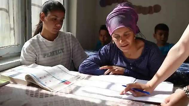 Savaştan kaçtı Türkiye'de okuma yazma öğrendi