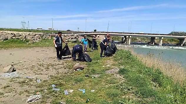Dicle Nehri çevresi atıklardan temizlendi