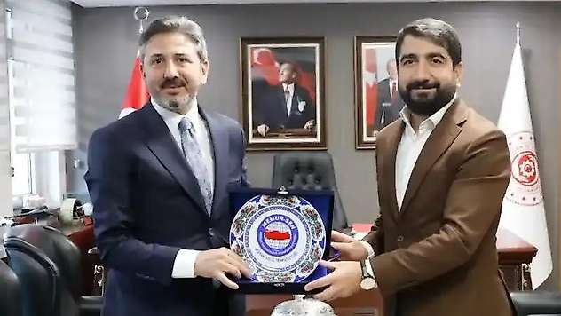 Memur-Sen'den Bakan Aydın'a Ziyaret