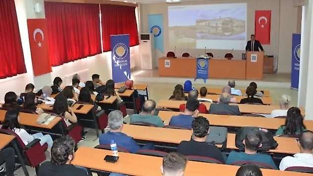 Üniversite şehir buluşmalarında 'Dünden bugüne Diyarbakır turizmi' konuşuldu