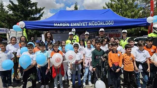 Mardin'de trafik standı kuruldu
