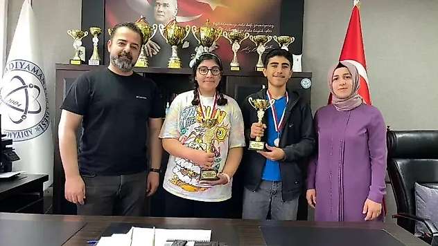 Sudoku yarışmasında il birincisi ve il ikincisi Adıyaman Fen lisesinden