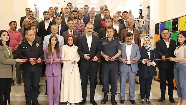 Kahramanmaraş'ta eğitimlerini başarı ile tamamlayan kadınlar sertifikalarını aldı
