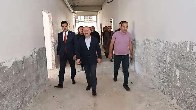 Vali Varol 'Örülen her bir tuğla ile geleceğimizi şekillendiriyoruz'
