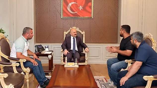 Halk buluşmasında vali Varol vatandaşlarla bir araya geldi