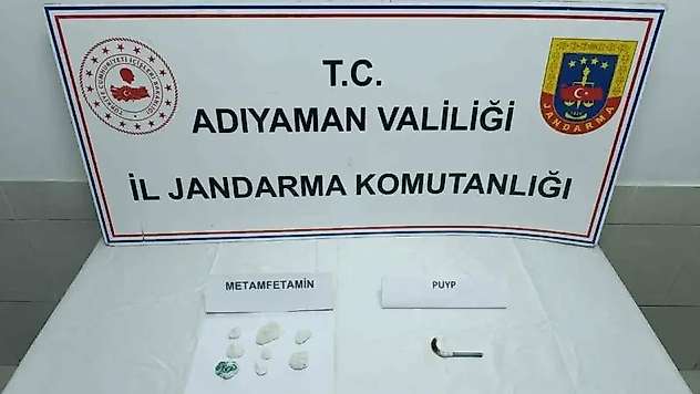 Şüpheli araçtan uyuşturucu ele geçirildi