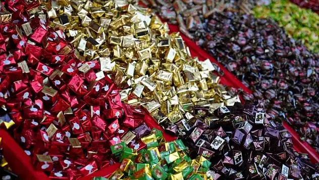 Rengarenk bayram şekerleri Gaziantep'te tezgahları süslemeye başladı
