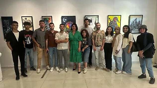 'Geçmiş Zaman Ütopyaları' sergisi sanatseverlerle buluştu
