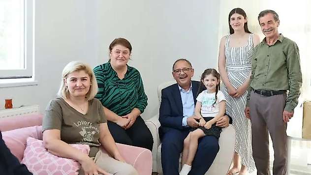 Bakan Özhaseki 'Şahin ailesine yeni yuvalarının hayırlı olmasını diliyoruz'