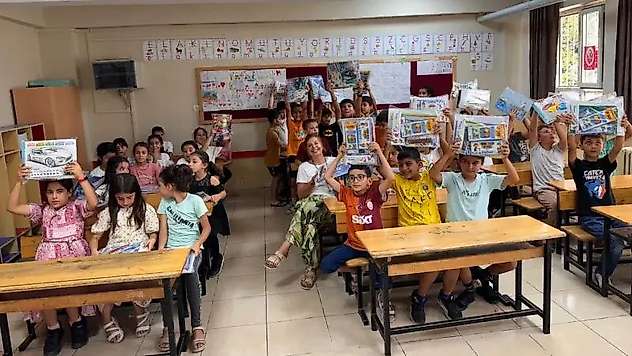 Rotary'den Çocuklara Karne Hediyesi