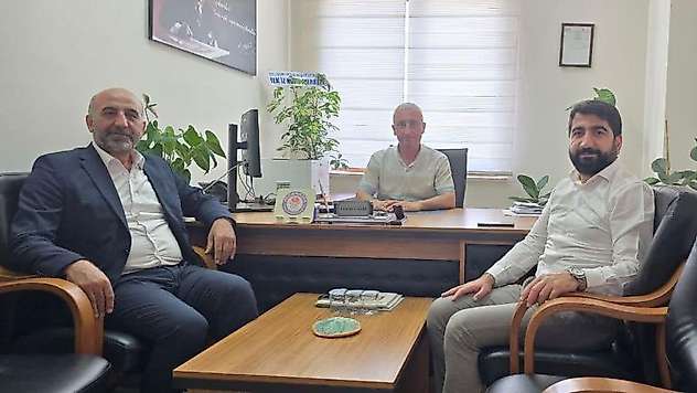 Eğitim Bir Sen Genel Başkan Yardımcısı Deniz'den Turhan'a Ziyaret