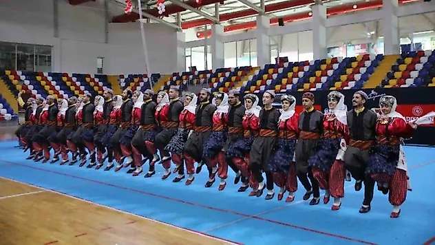 Halk oyunları grup yarışmaları sona erdi