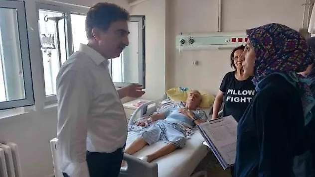 Selahattin Eyyubi Devlet Hastanesi Başhekimi Anlı, hastalarla görüştü
