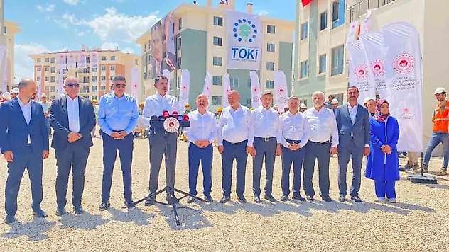 Bakan Kurum: 'Her ay 25-30 bin konut teslim edeceğiz'