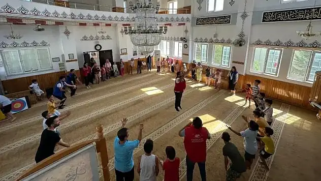 Besni'de Kur'an Kursu öğrencileri keyifli bir gün geçirdi