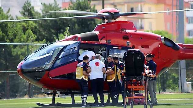 22 yaşındaki genç hava ambulansıyla Malatya'ya sevk edildi