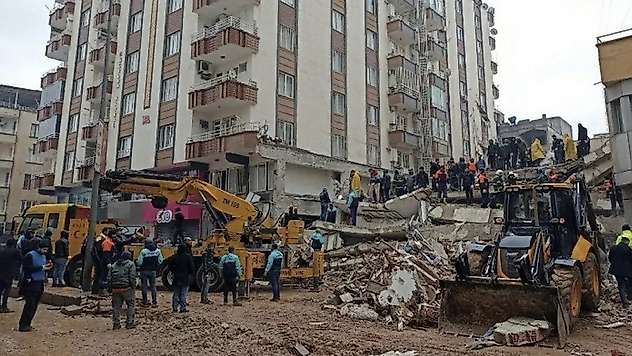 51 kişinin öldüğü Furkan Apartmanı'nın kırmızı bültenle aranan firari sanığı müteahhit tutuklandı