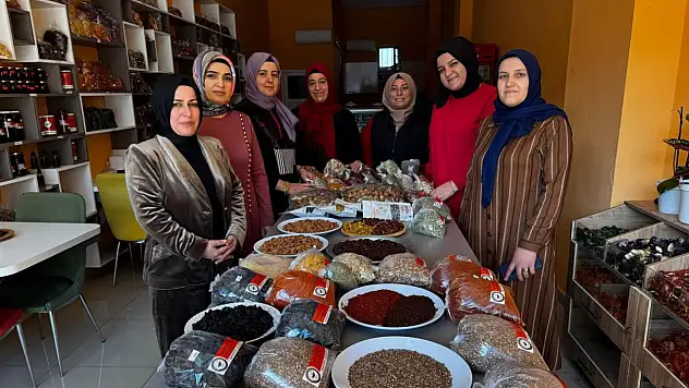 Adıyaman'da 7 kadın girişimcinin başarısı! 14 badem çeşiti Türkiye'nin dört bir yanına gönderiliyor