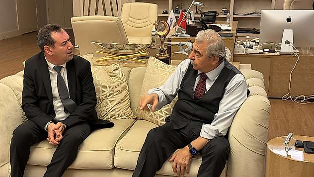 Abdulkadir Konukoğlu: Turgay bey bize başarının yollarını yaşadıkları ile anlattı
