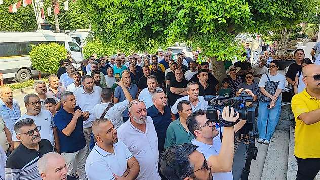 Adana'da servisçilerin 'S' plaka tepkisi