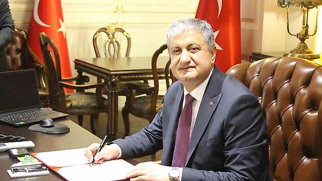 Adana Valisi göreve başladı, ilk mesajı suç işleyenlere oldu