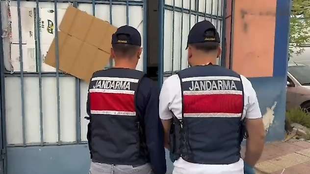 Adana ve Konya'da 13 bin 633 litre kaçak alkol ele geçirildi