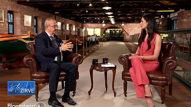Adil Sani Konukoğlu tüm içtenliğiyle yaşama dair soruları yanıtladı