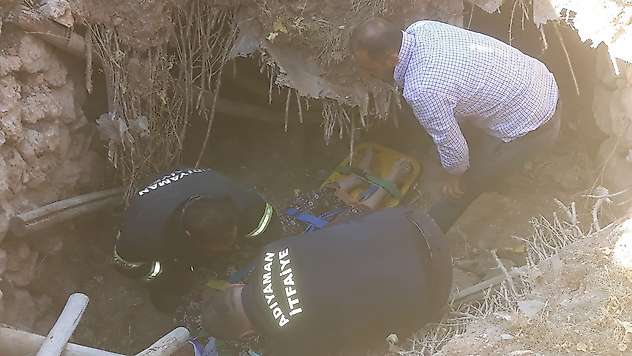 Adıyaman Belediyesi itfaiyesi yaşlı kadını göçükten kurtardı