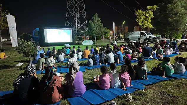 Adıyaman Belediyesi'nden açık hava sinema gecesi