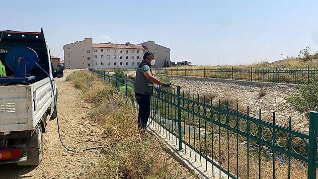 Adıyaman Belediyesi'nden hasat dönemi ilaçlama yoğunlaştırıldı
