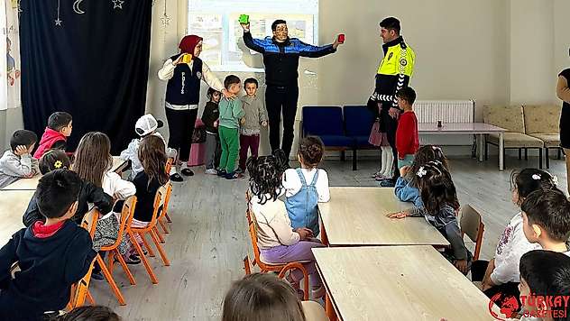 Adıyaman Besni ve Gölbaşı'nda öğrencilere trafik eğitimi