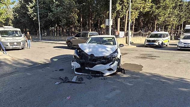 Adıyaman'da 2 otomobil çarpıştı: 1 yaralı