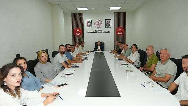 Adıyaman'da da Eğitim alanındaki okul inşaatları ve onarım çalışmaları değerlendirildi
