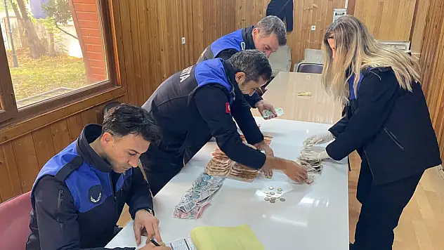 Adıyaman'da dilencilere geçit yok: Dilencinin üzerinden 3731 TL çıktı