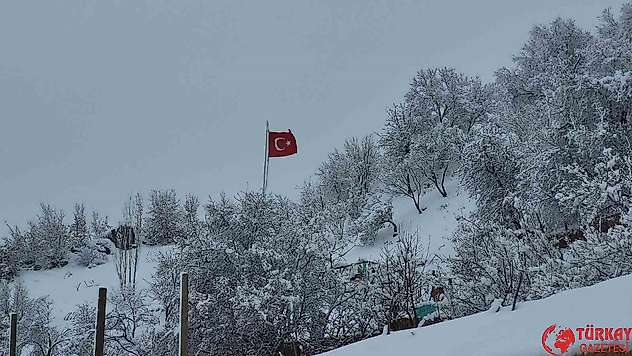 Adıyaman'da kar yağışıyla kartpostallık görüntüler ortaya çıktı