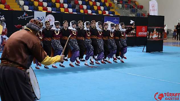 Adıyaman'da okullar arası halk oyunları yarışmaları nefes kesti
