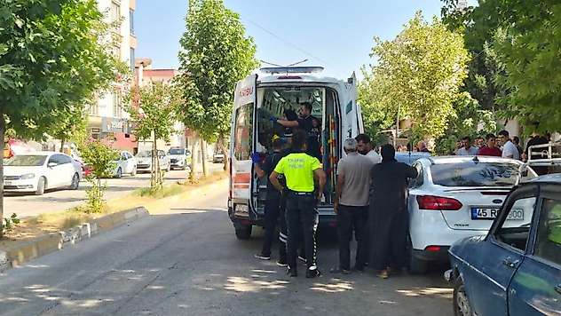 Adıyaman'da otomobilin çarptığı çocuk yaralandı