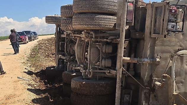 Adıyaman'da su tankeri devrildi