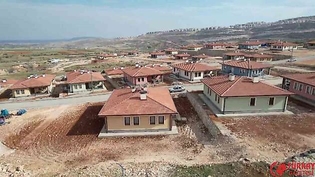 Adıyaman'da teslim edilen köy evleri sıcak yuva oluyor